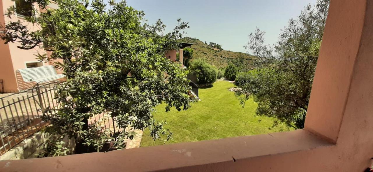 Casa Grazia E Enrico Villa Chia Exterior photo